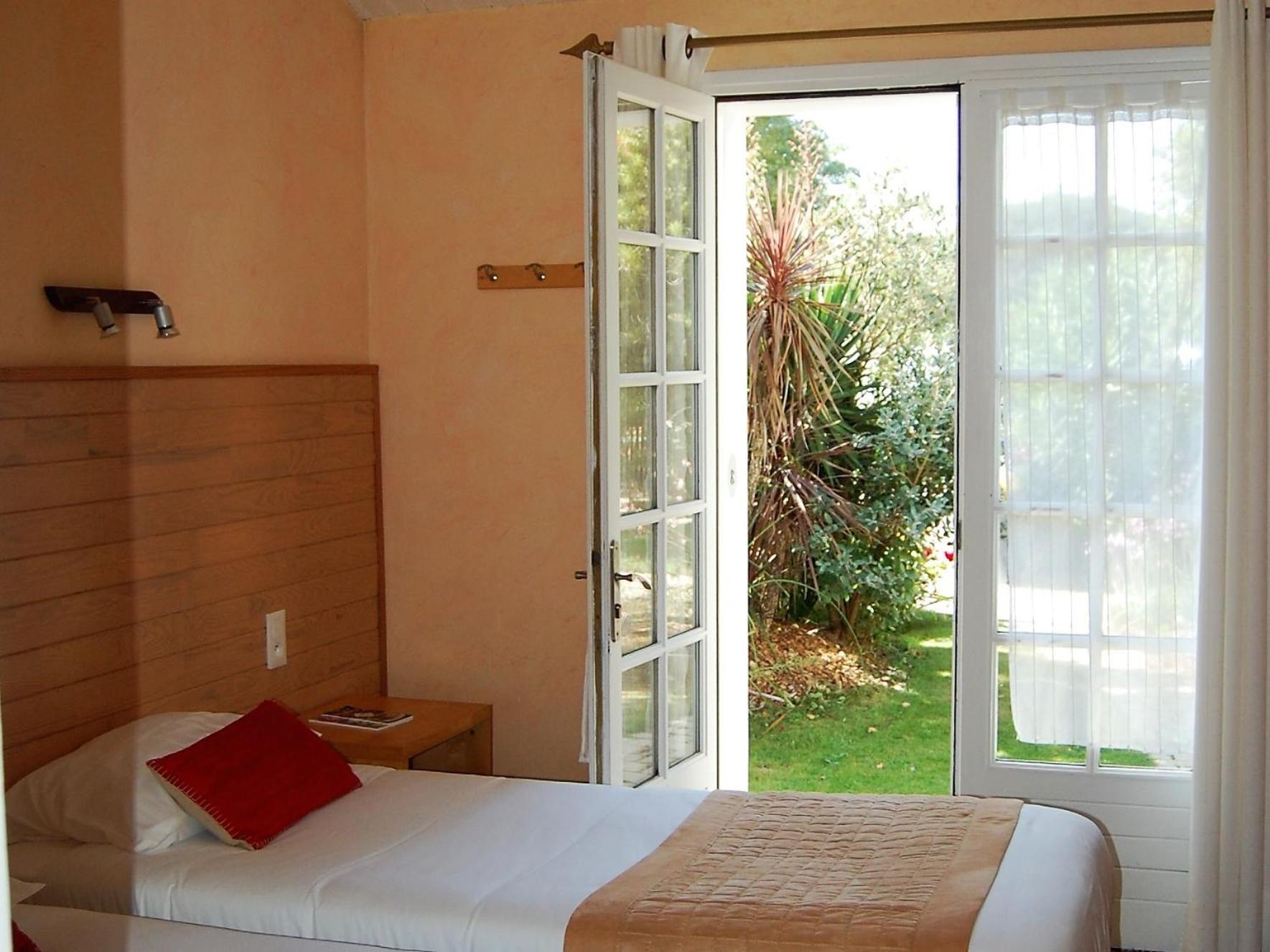 Hotel Le Goeland Barbatre Room photo